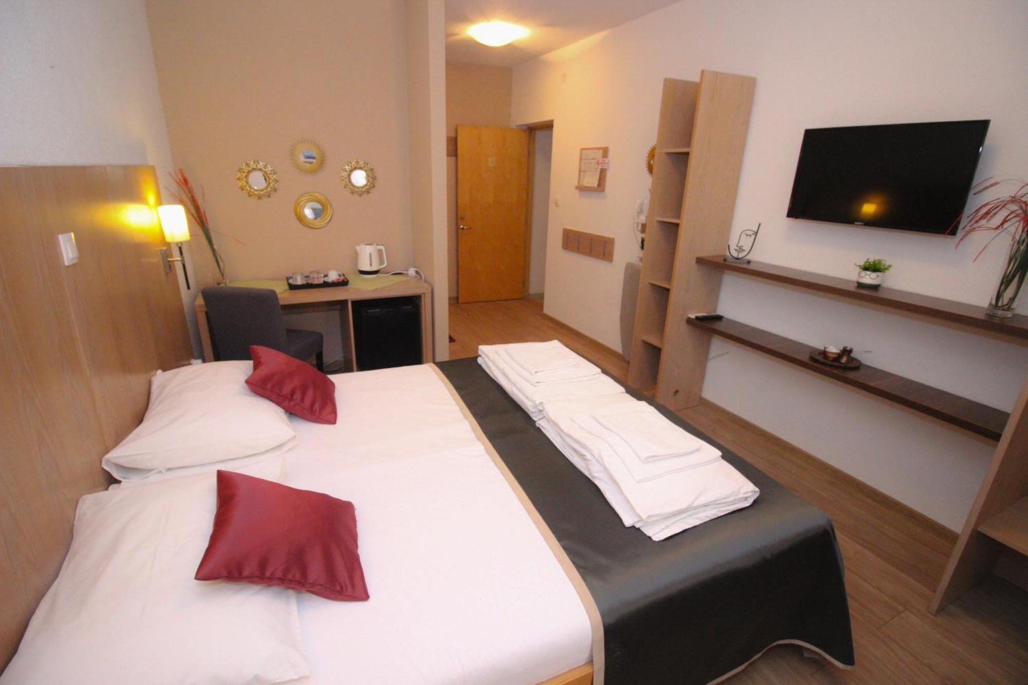 Villa Deny Mostar - With Free Parking Ngoại thất bức ảnh