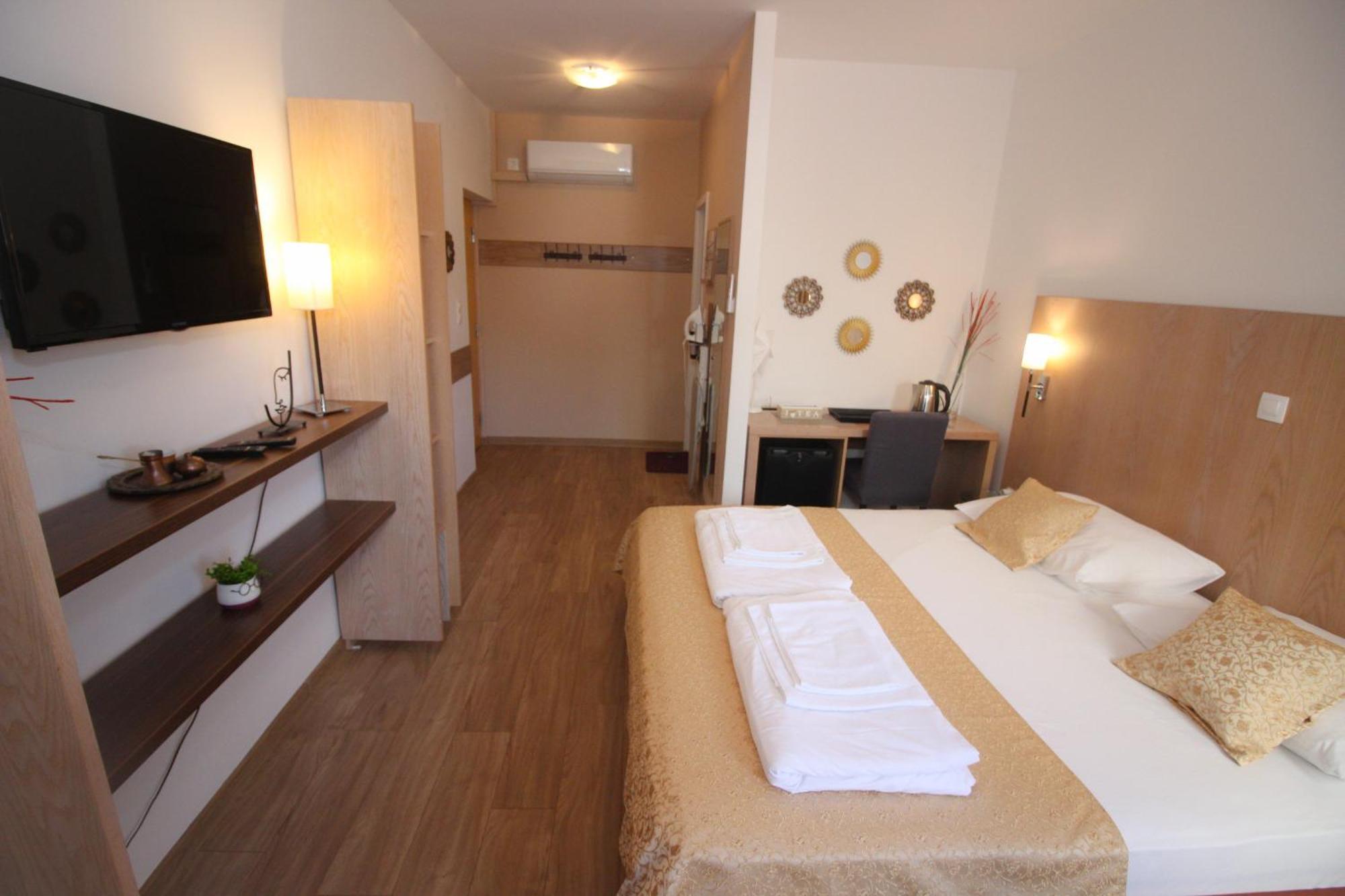 Villa Deny Mostar - With Free Parking Ngoại thất bức ảnh