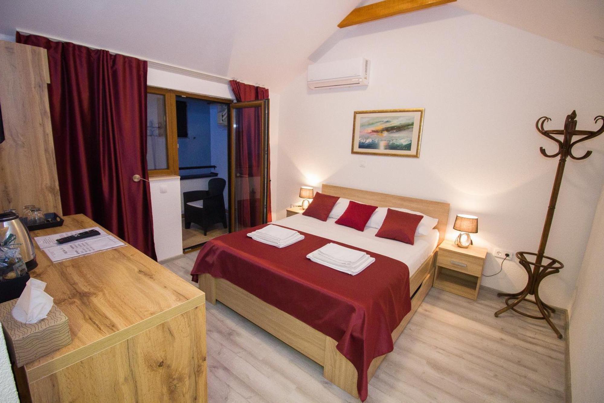 Villa Deny Mostar - With Free Parking Ngoại thất bức ảnh